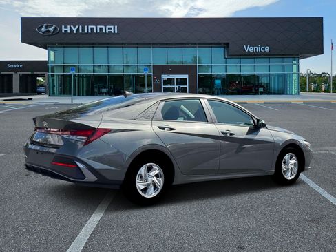 New 2026 Hyundai Elantra SE FWD image 27