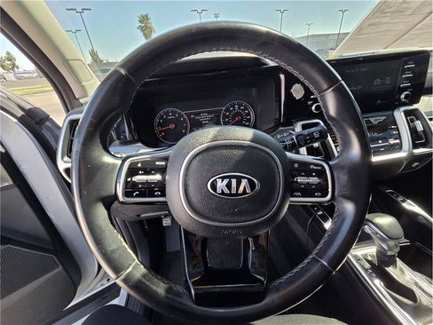 Used 2021 Kia Sorento S w/ Panoramic Sunroof Package FWD image 18