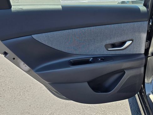 Certified 2026 Hyundai Elantra Limited FWD image 17