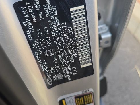 Used 2026 Hyundai Venue SE FWD image 25
