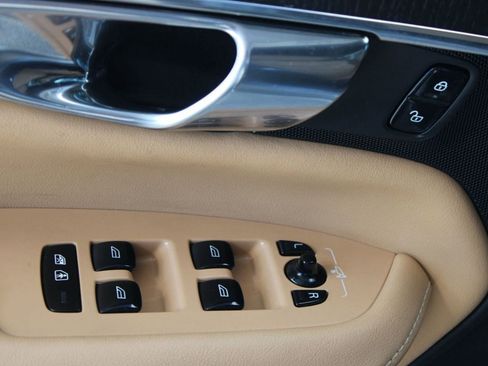 Used 2021 Volvo XC90 T6 Inscription w/ Lounge Package image 12