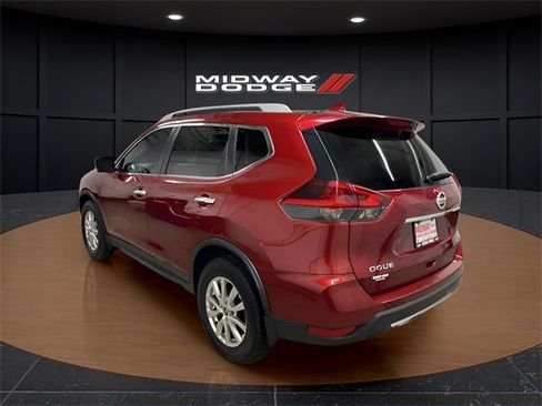 Used 2018 Nissan Rogue SV w/ Premium Package image 3