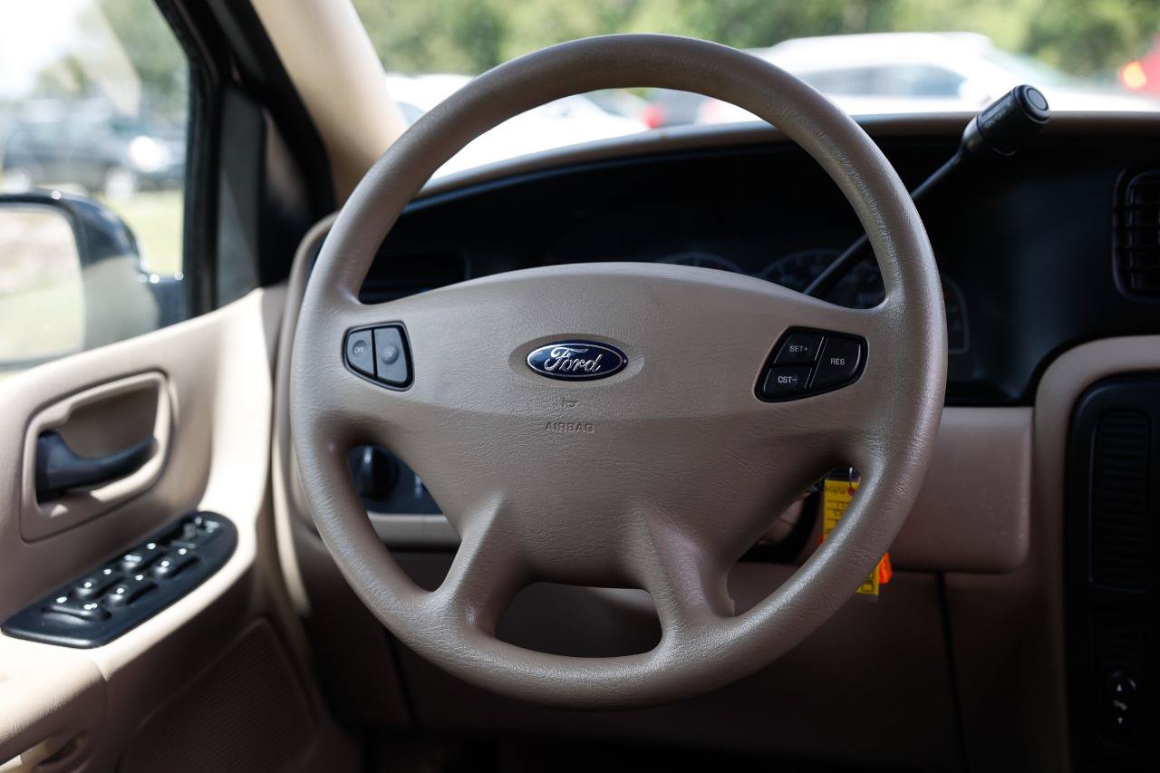 Used 2003 Ford Windstar LX FWD image 29