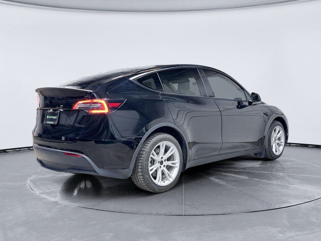 Used 2021 Tesla Model Y Long Range AWD/4WD image 3
