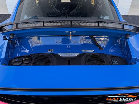 Used 2025 Porsche 911 GT3 RWD image 40