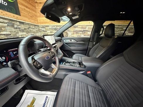 Used 2025 Ford Explorer ST-Line w/ Premium Package AWD/4WD image 13