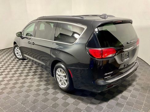 Used 2021 Chrysler Voyager Lxi image 9
