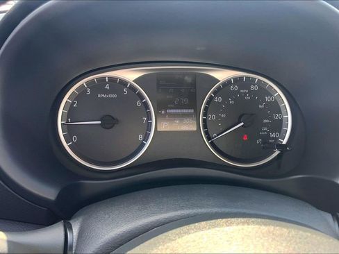 Used 2024 Nissan Kicks S image 10