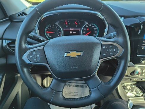 Used 2020 Chevrolet Traverse LT image 21