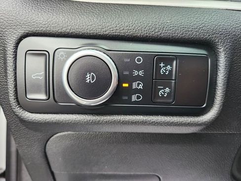 Used 2024 Ford Explorer XLT w/ Equipment Group 202A AWD/4WD image 33