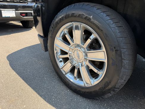 Used 2017 Chevrolet Silverado 1500 High Country AWD/4WD image 23