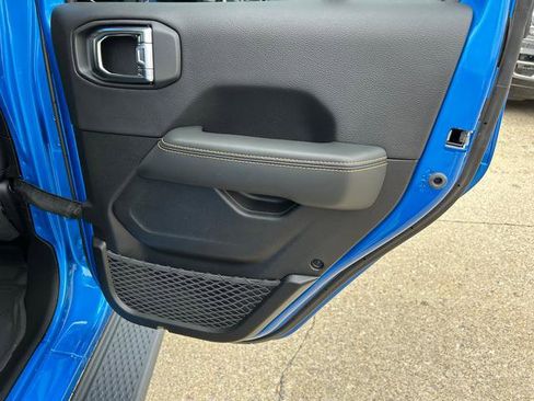 New 2025 Jeep Gladiator Sport image 20