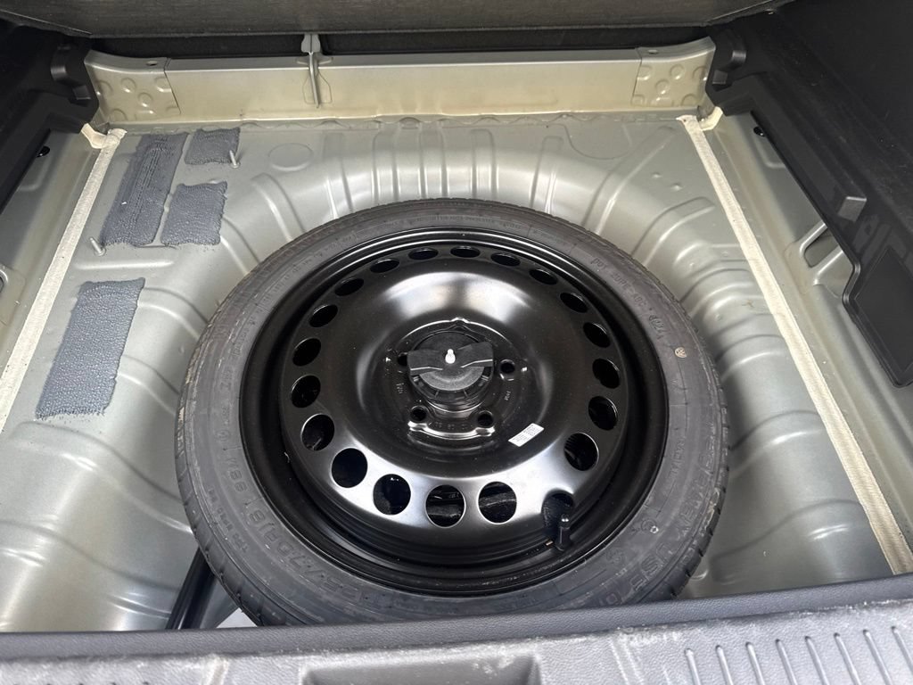 Used 2025 Chevrolet Trax LT FWD image 40