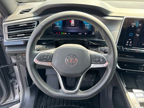 Used 2024 Volkswagen Atlas Cross Sport SE w/ Panoramic Sunroof Package image 15