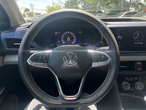 Certified 2023 Volkswagen Taos SE w/ Panoramic Sunroof Package AWD/4WD image 12
