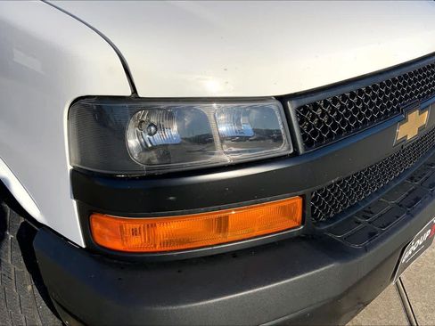 Used 2022 Chevrolet Express 2500 w/ Driver Convenience Package image 21