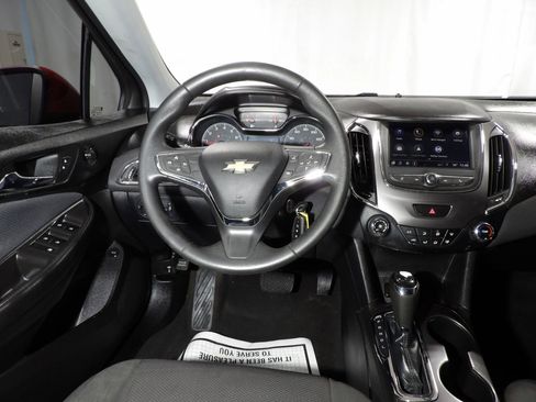 Used 2019 Chevrolet Cruze LS w/ LS Convenience Package FWD image 12