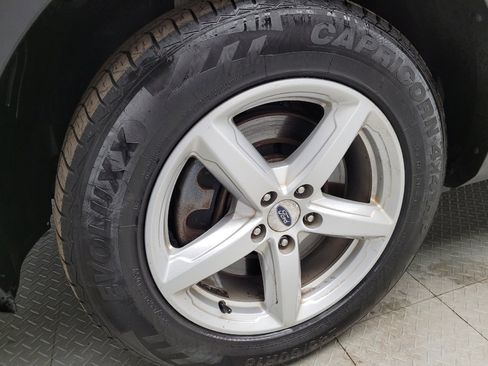 Used 2017 Ford Explorer XLT w/ Equipment Group 202A AWD/4WD image 31