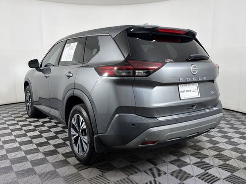 Used 2021 Nissan Rogue SV FWD image 4