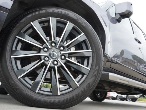 Used 2024 Lexus GX 550 w/ Cold Area Package AWD/4WD image 11