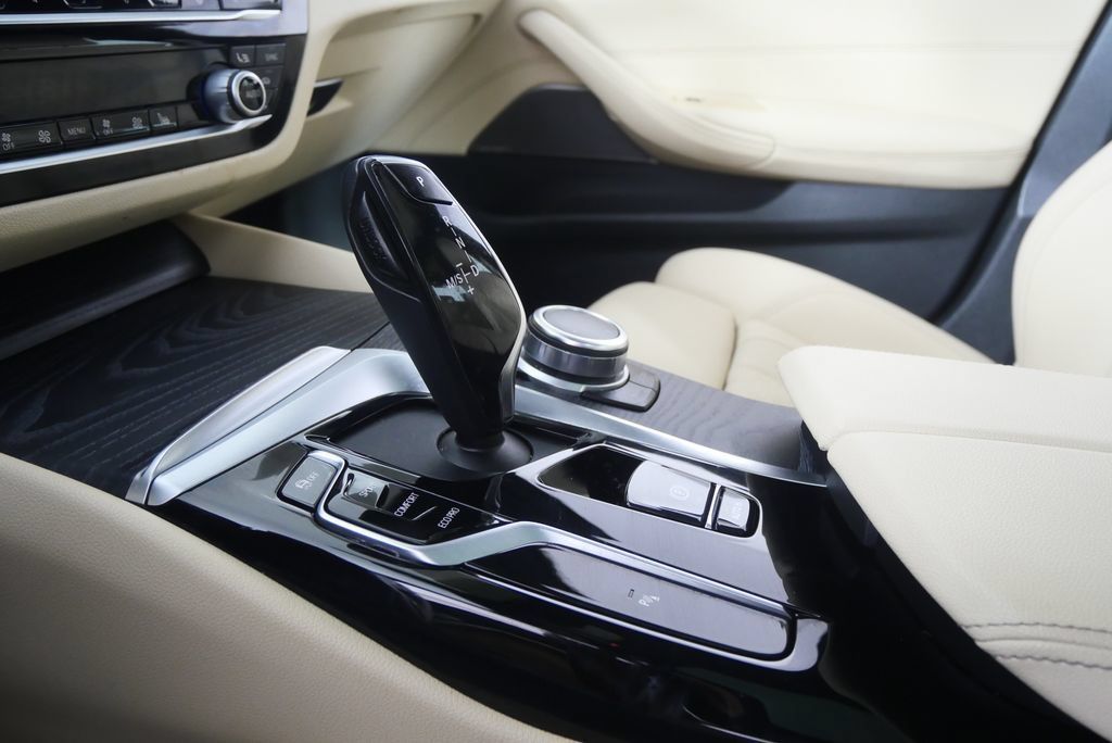 Used 2022 BMW 530i RWD image 24