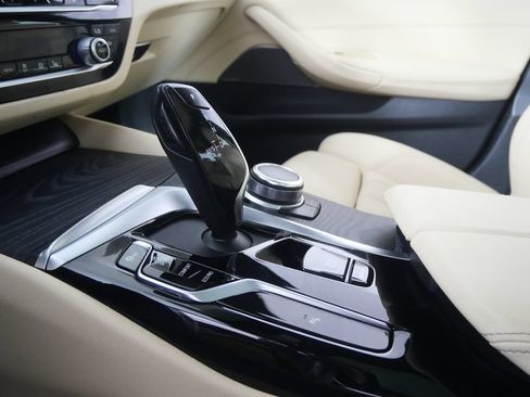 Used 2022 BMW 530i RWD image 24