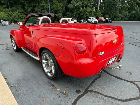 Used 2004 Chevrolet SSR w/ Preferred Equipment Group RWD image 15