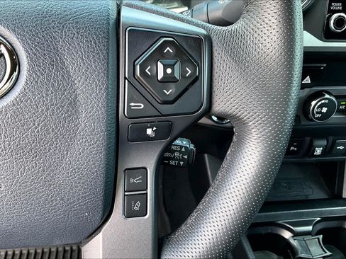 Used 2020 Toyota Tacoma TRD Sport w/ Technology Package AWD/4WD image 20
