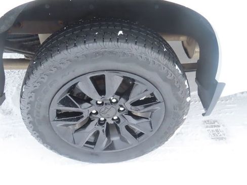 Used 2021 Chevrolet Silverado 1500 Custom w/ Custom Max Trailering Package AWD/4WD image 13