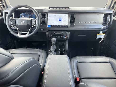 New 2025 Ford Bronco Badlands image 11
