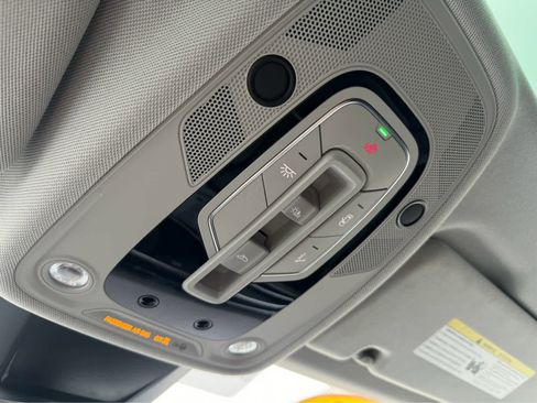 Used 2022 Audi Q8 Premium Plus image 31