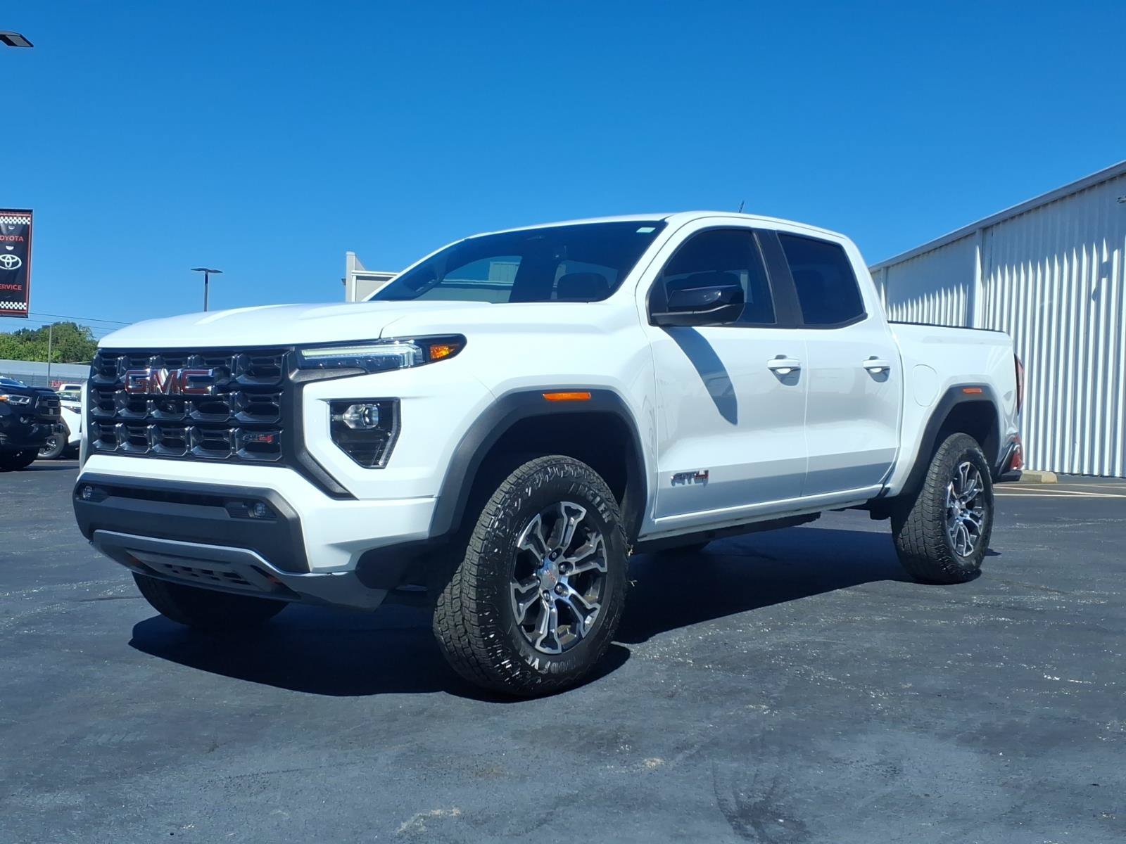 Used 2023 GMC Canyon AT4 w/ AT4 Premium Package AWD/4WD image 1