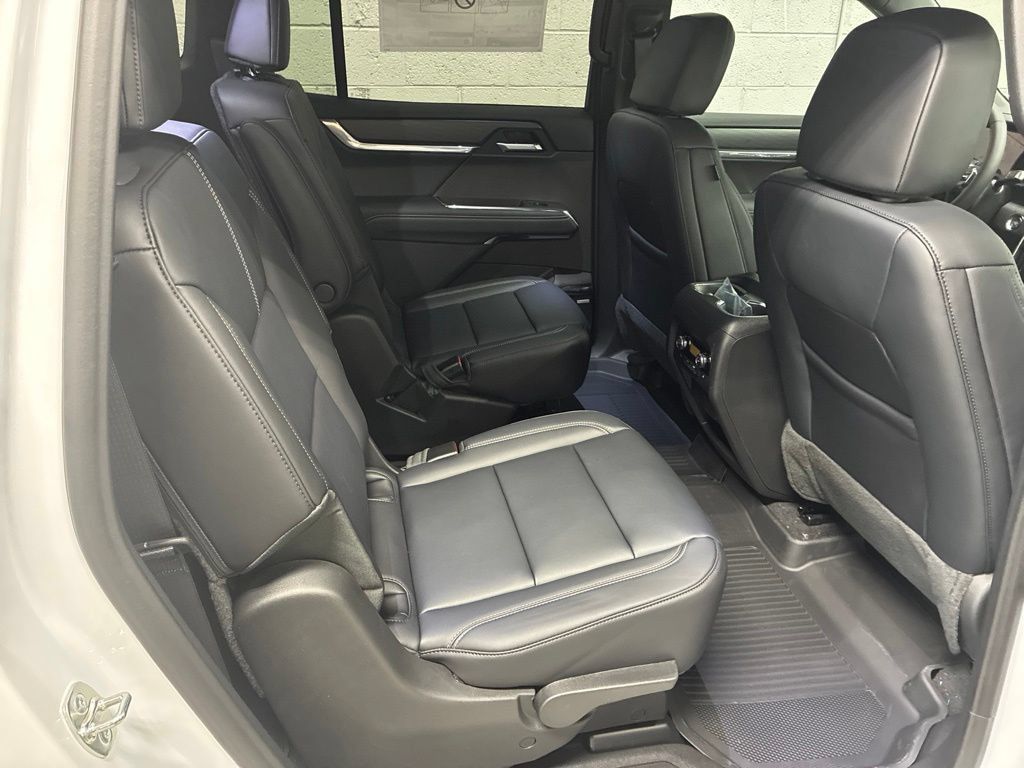 New 2027 GMC Acadia Elevation w/ Black Edition AWD/4WD image 10