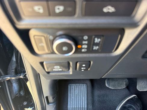 Used 2021 Ford F150 Lariat w/ Equipment Group 502A High AWD/4WD image 25