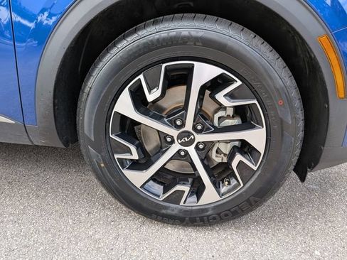 Certified 2025 Kia Sportage EX FWD image 11