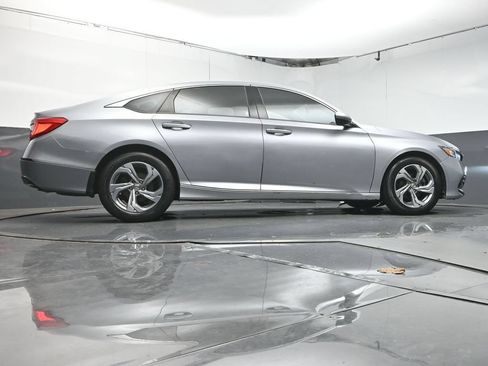 Used 2019 Honda Accord EX image 38