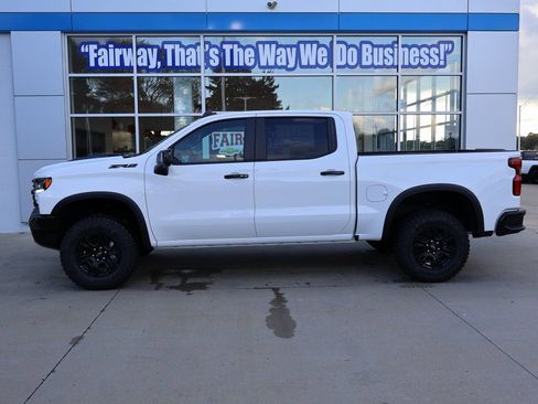 New 2026 Chevrolet Silverado 1500 ZR2 w/ Dark Appearance Package image 7
