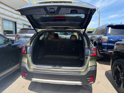 Used 2021 Subaru Outback Touring AWD/4WD image 10