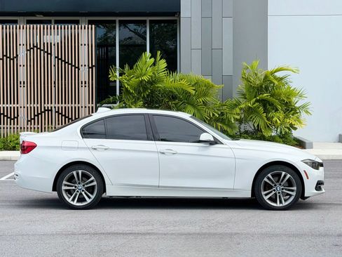 Used 2018 BMW 330i xDrive Sedan AWD/4WD image 4
