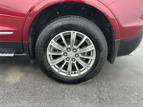 Used 2018 Cadillac XT5 Luxury w/ Driver Awareness Package image 18