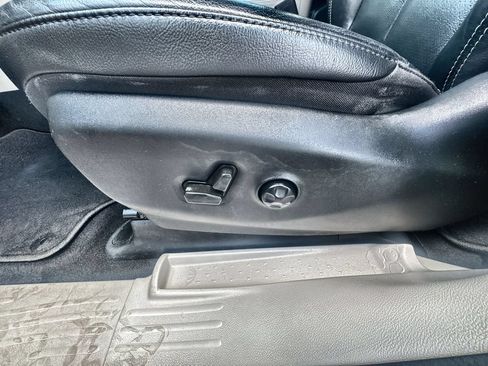 Used 2022 Chrysler Pacifica Touring-L FWD image 12