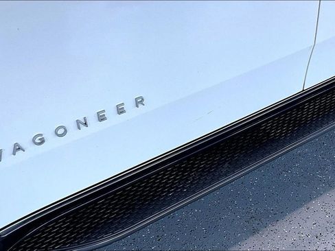 Used 2022 Jeep Wagoneer Series III w/ Flexible Seating Group image 37