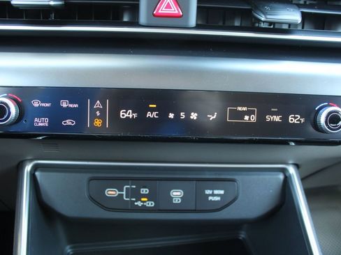 New 2026 Kia Carnival FWD image 45