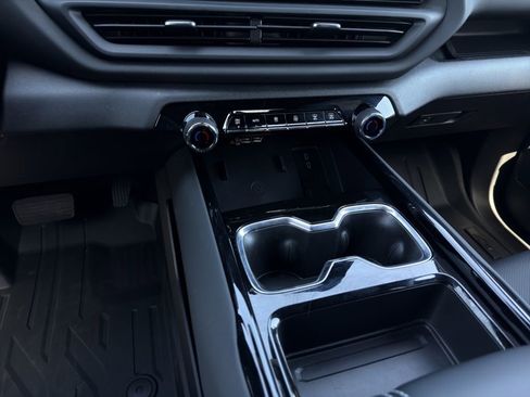 Used 2025 Chevrolet Silverado EV LT AWD/4WD image 15