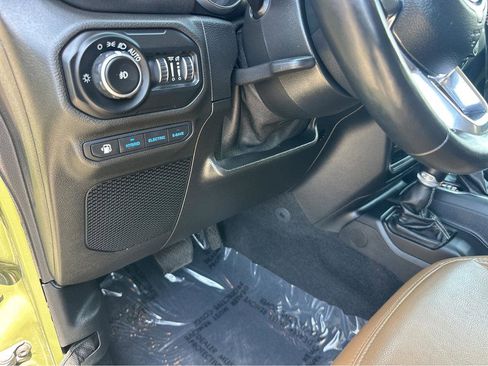 Used 2021 Jeep Wrangler Unlimited Sahara w/ Cold Weather Group image 33