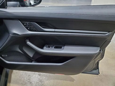 Used 2022 Porsche Taycan GTS image 18