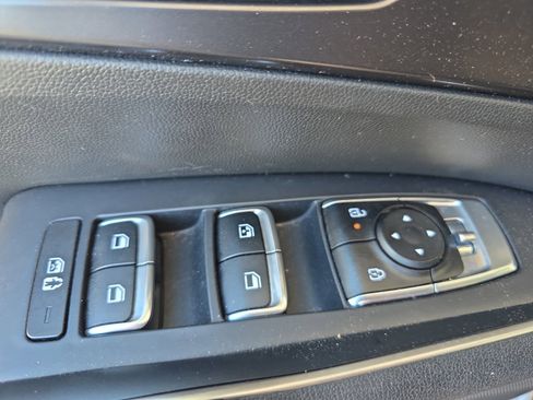 Certified 2024 Kia Sorento S FWD image 27