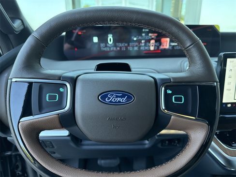 Used 2025 Ford Expedition Max King Ranch image 25