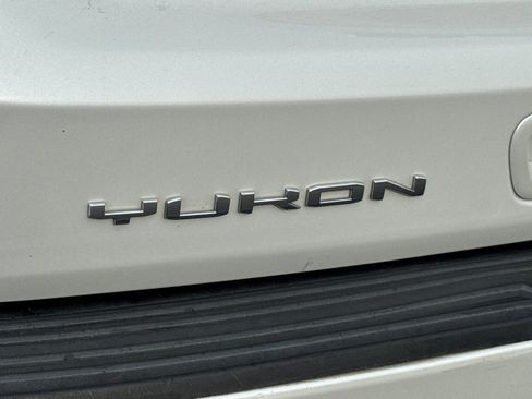 Certified 2021 GMC Yukon SLT w/ SLT Luxury Plus Package image 10