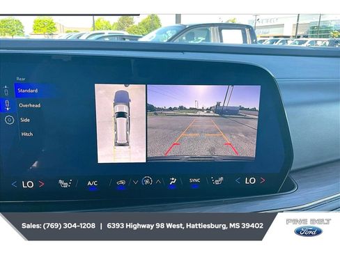 Used 2025 Chevrolet Suburban LT w/ Comfort Package RWD image 15